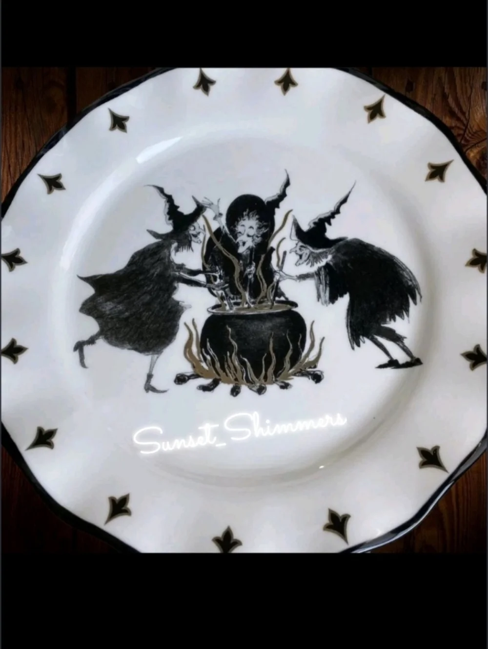 4 Potters Studio Witches Brew Cauldron Halloween Witch Ceramic Dinner Plate Set - Picture 4 of 8